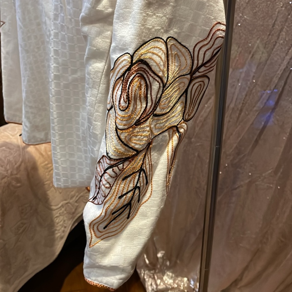 Dealers And Damon’s Cream Floral Embroidered Jacket View 5